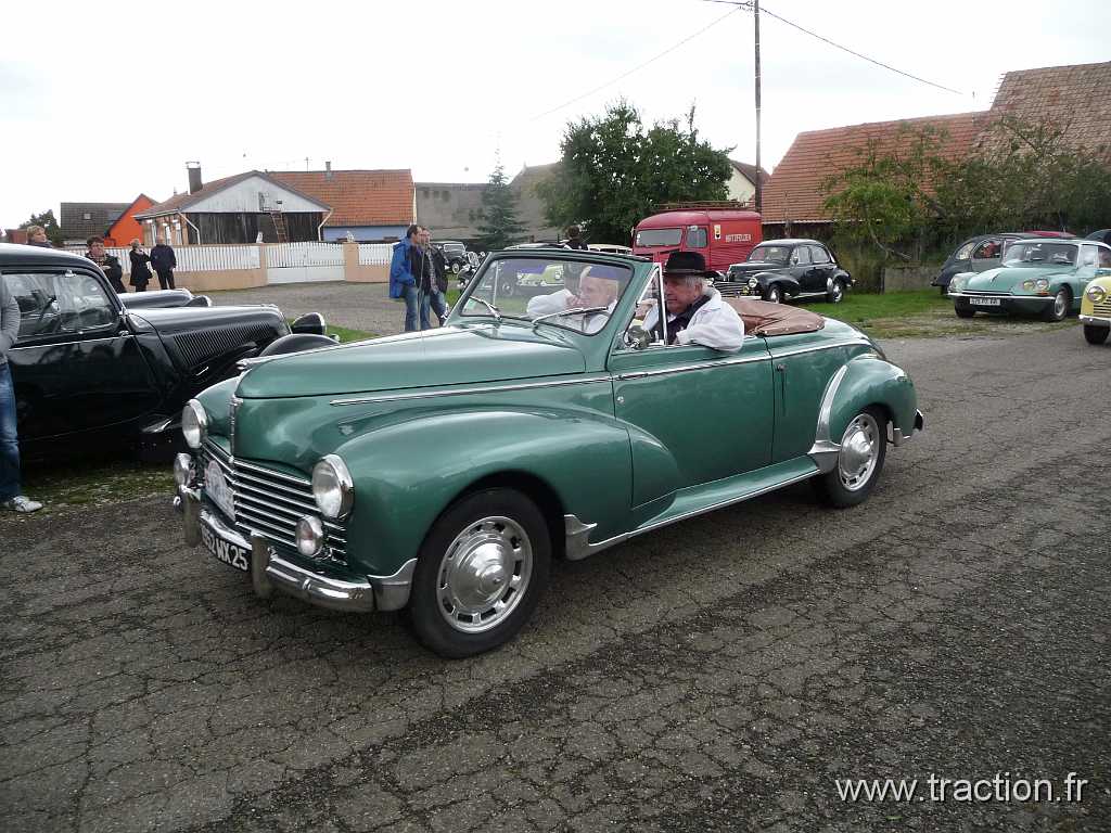 2013_Rustenhart (108).JPG - 06/10/2013 - 68740 RUSTENHART 33ème Randonnée Internationale des Vendanges - Promenade en Peugeot 203 cabriolet